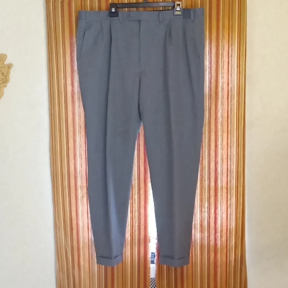 Lauren Ralph Lauren Men's Gray Dress Pants - Flat Front - Picture 1 of 4
